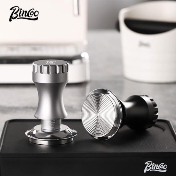 Tamper Bincoo GYKF0820 đế ren inox 304, tay nhôm phay chống trượt cỡ 58mm